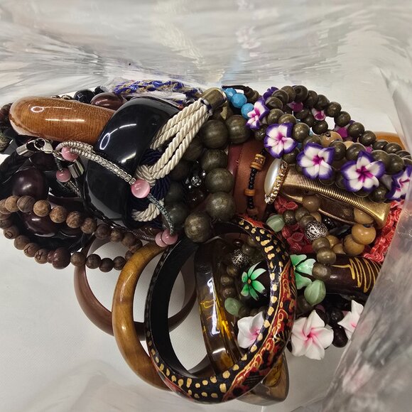 Bag of‎ 39 Bracelets - Assorted - Picture 6 of 9